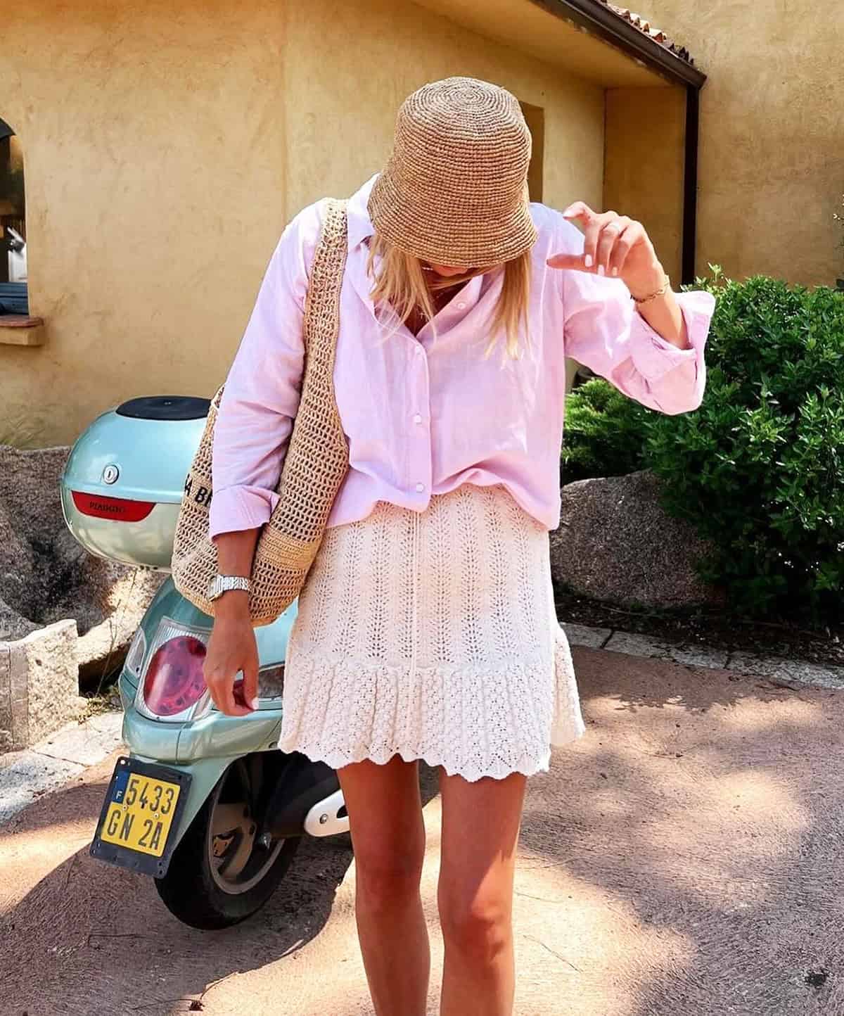 cute outfits summer for women over 30 featuring an oversized pink button shirt styled for a relaxed summer look