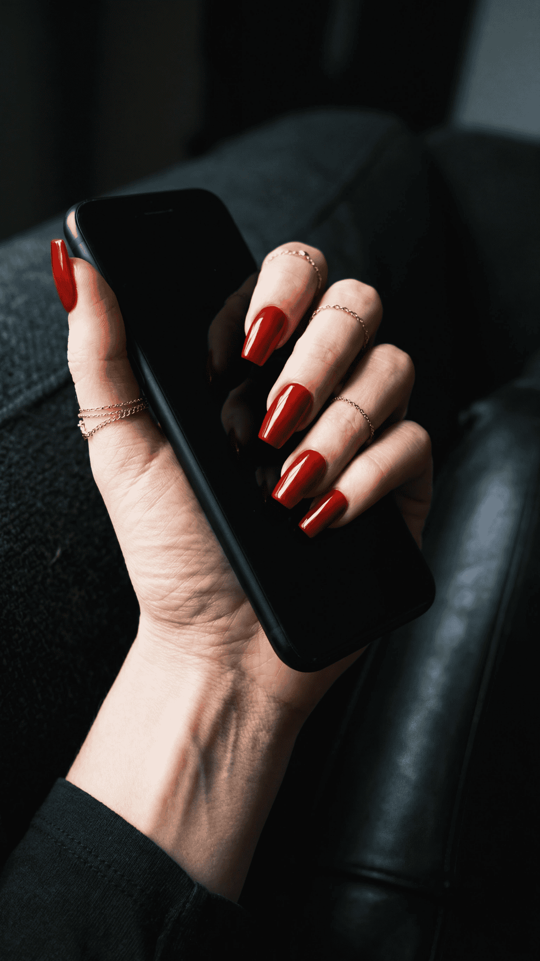 short coffin shaped red baddie nails