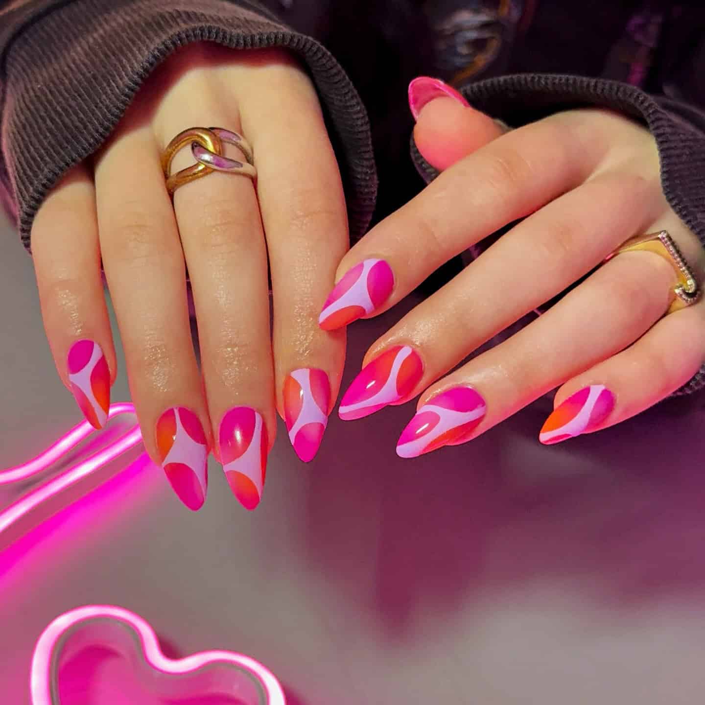 neon pink nails, nail art
