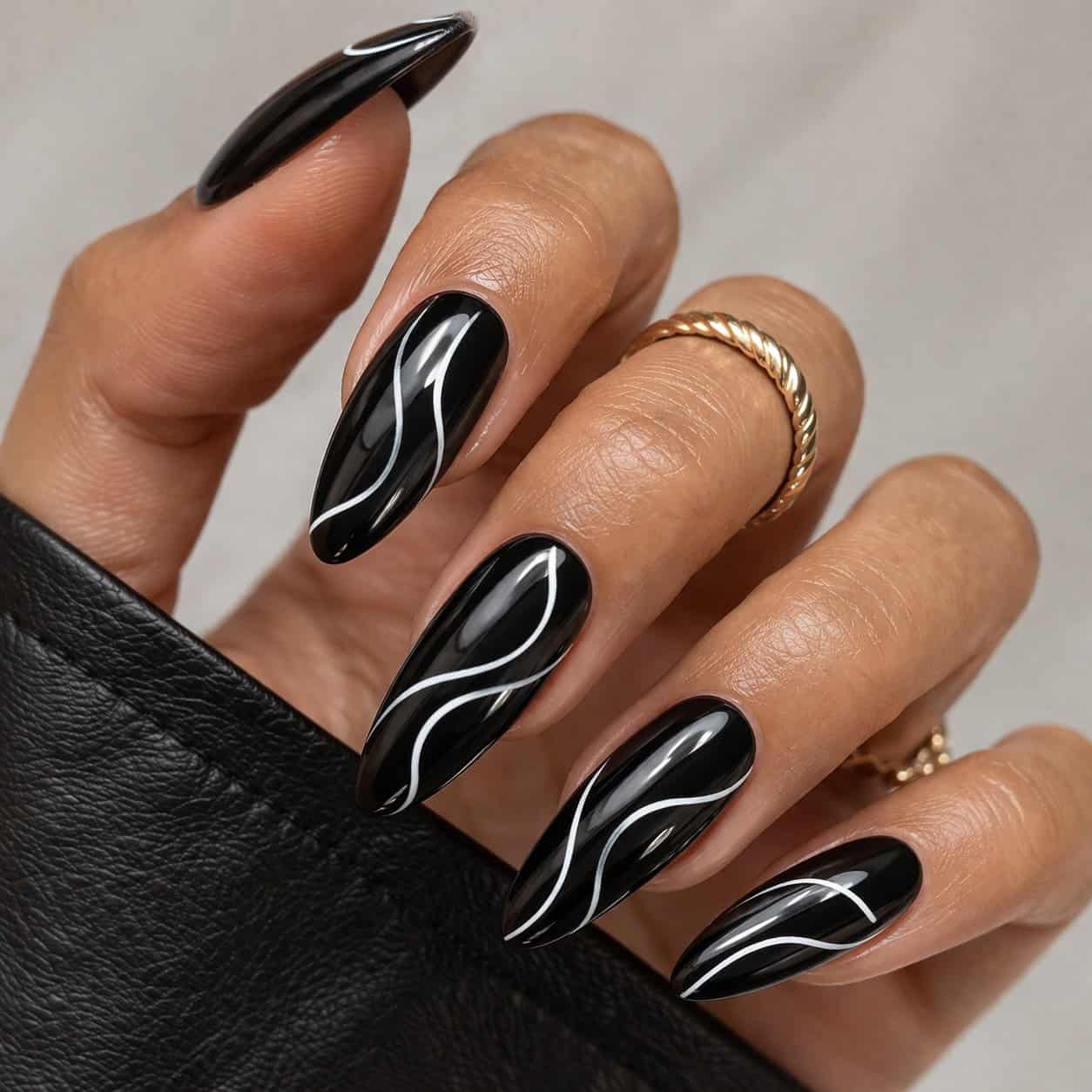 black baddie nails