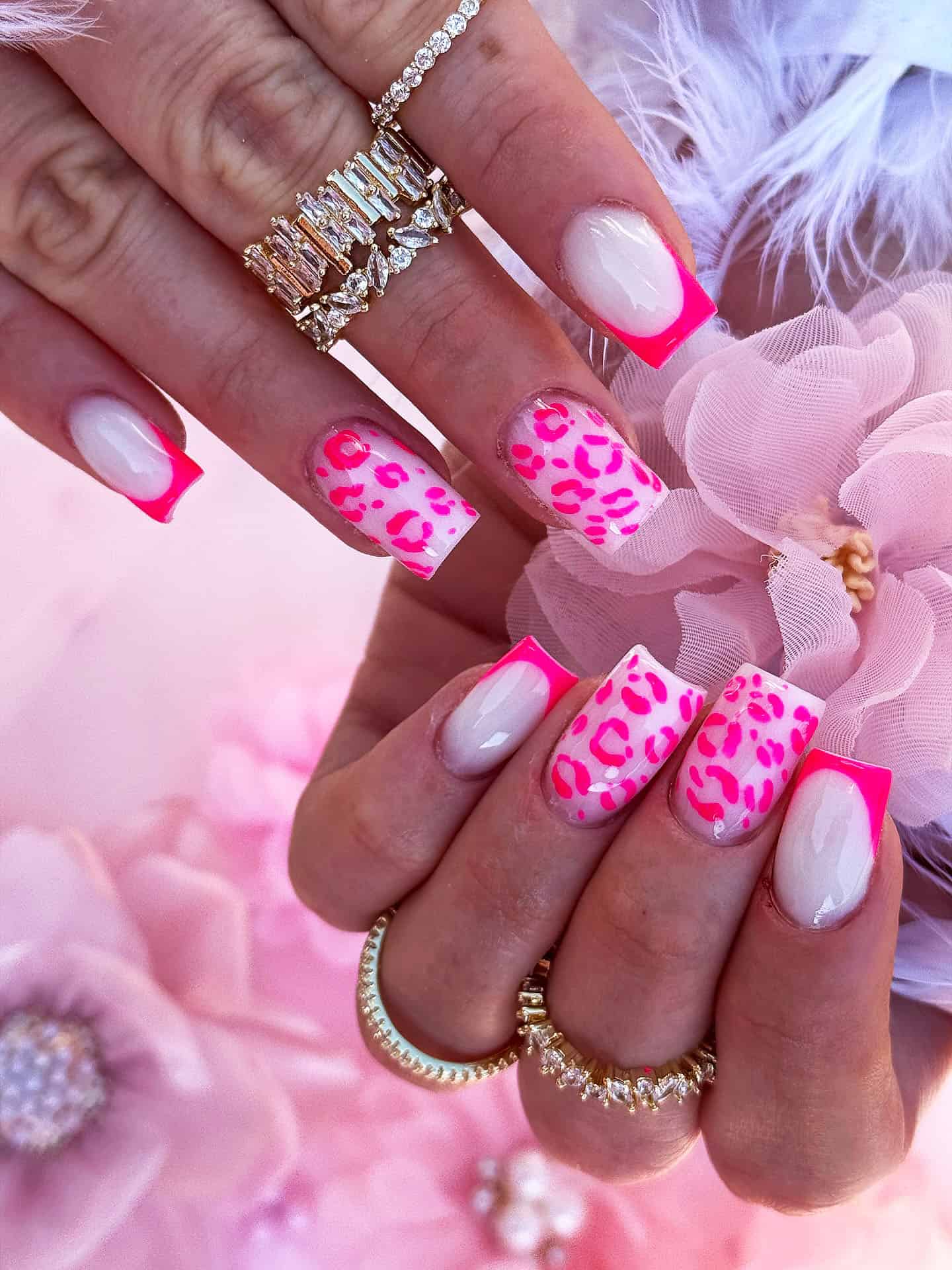 neon pink nails, nail art