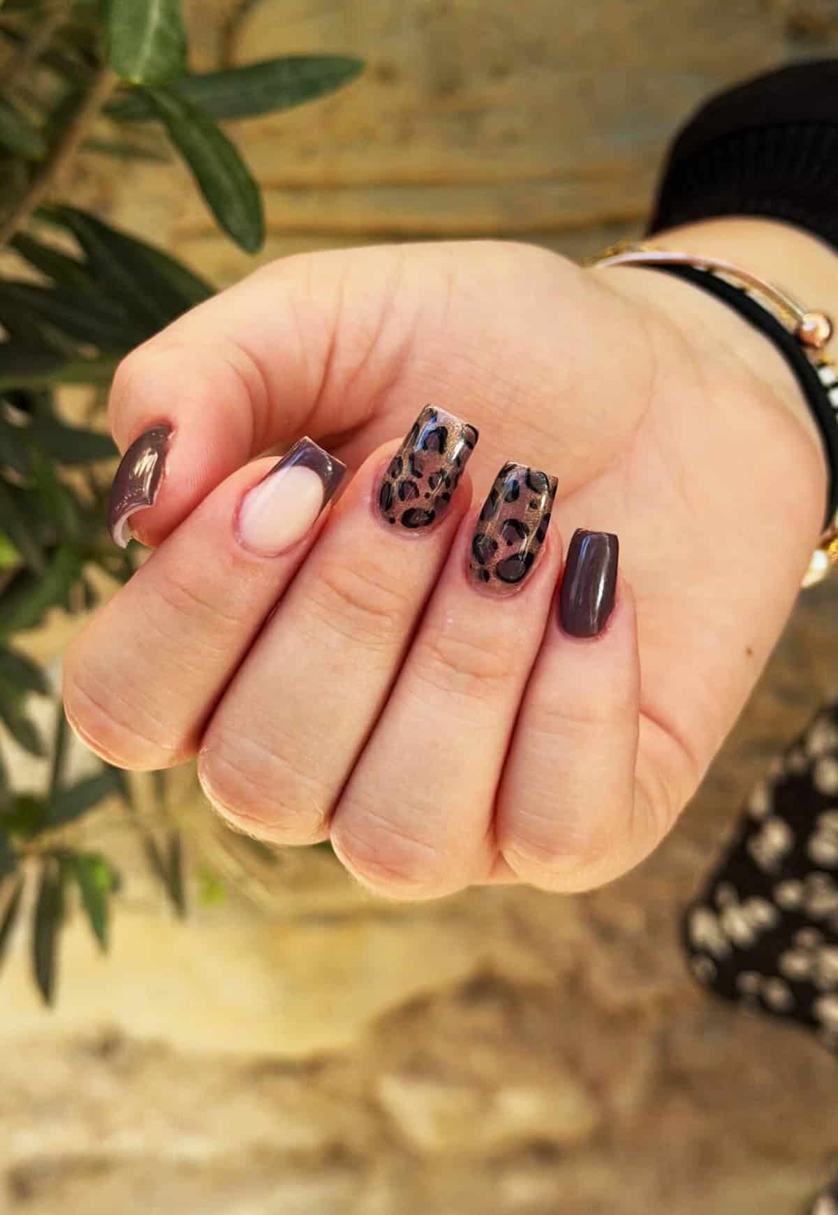 mauve caramel leopard accent nails fall leopard print nails