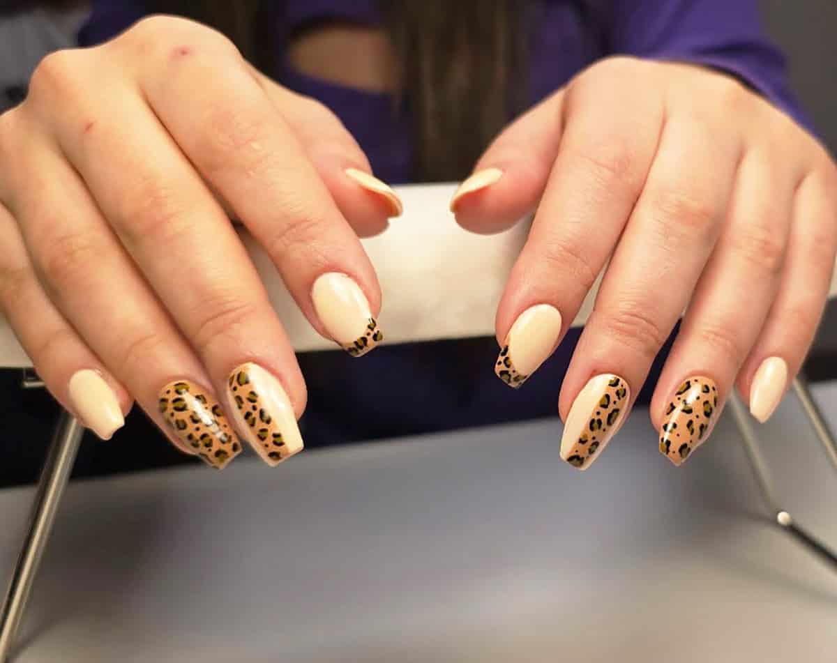 cream caramel leopard accent nails fall leopard print nails