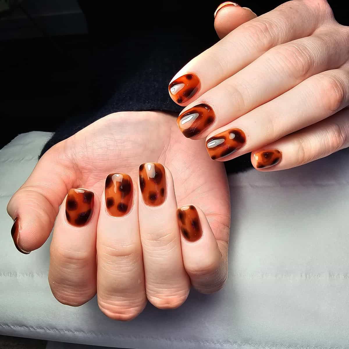 full tortoiseshell glossy amber short leopard print nails