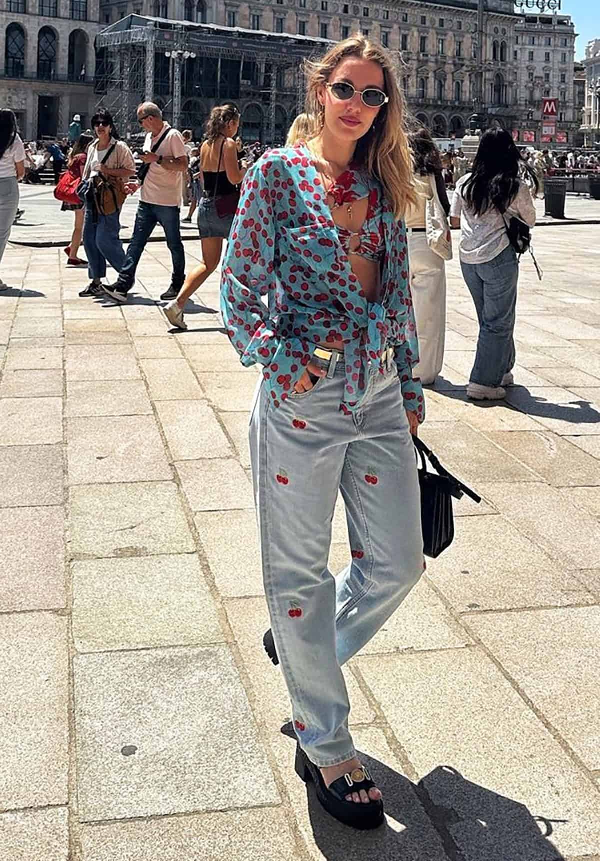 cherry print wide leg jeans looks for summer