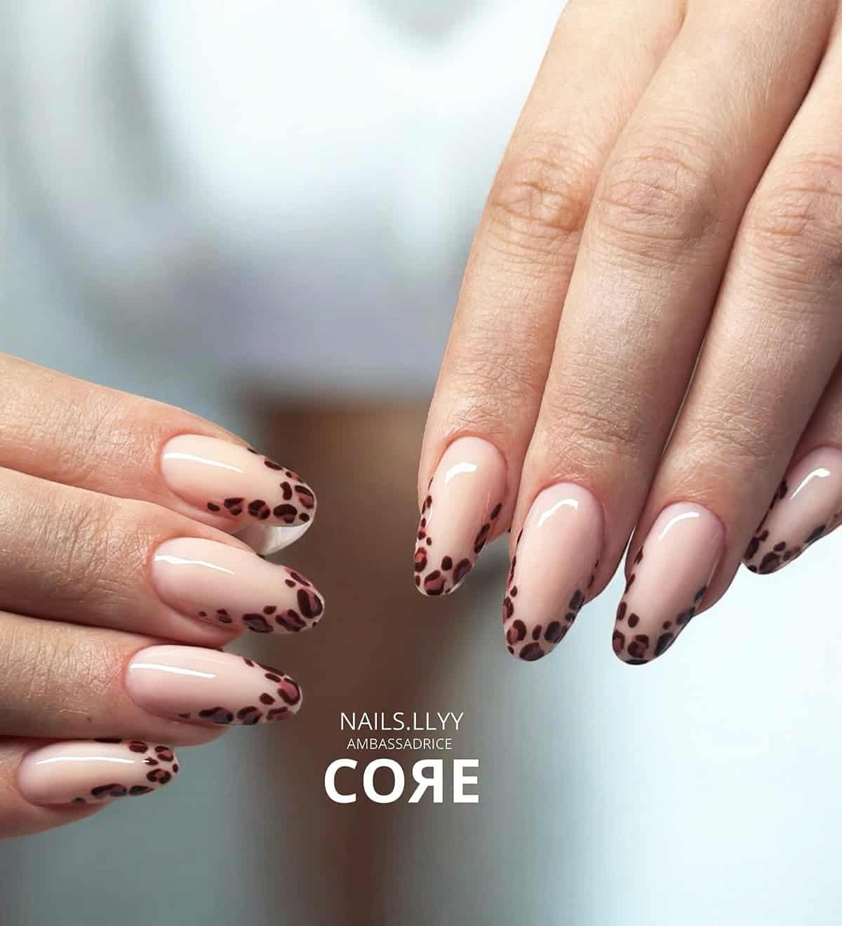 nude beige leopard tip nails fall leopard print nails
