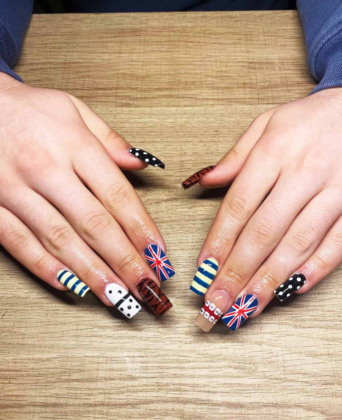 graphic mixed long men's nails