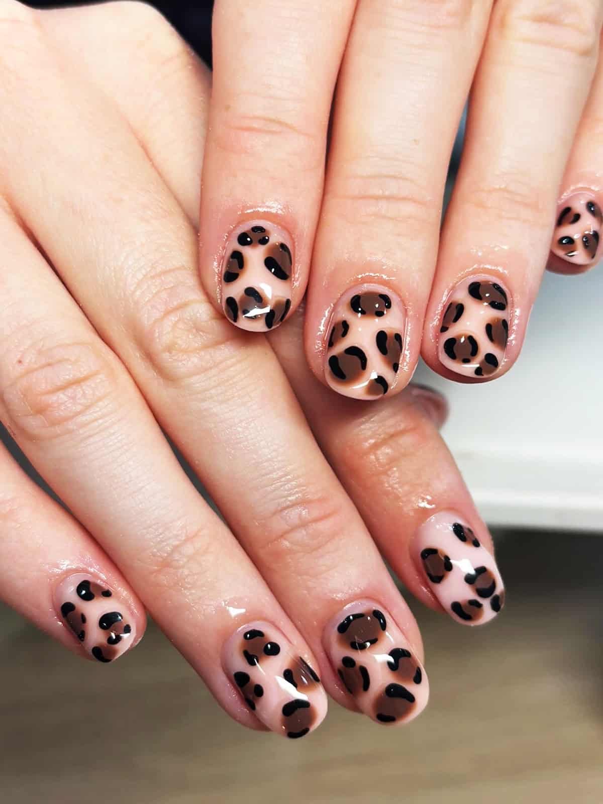 cream full leopard print nails fall leopard print nails