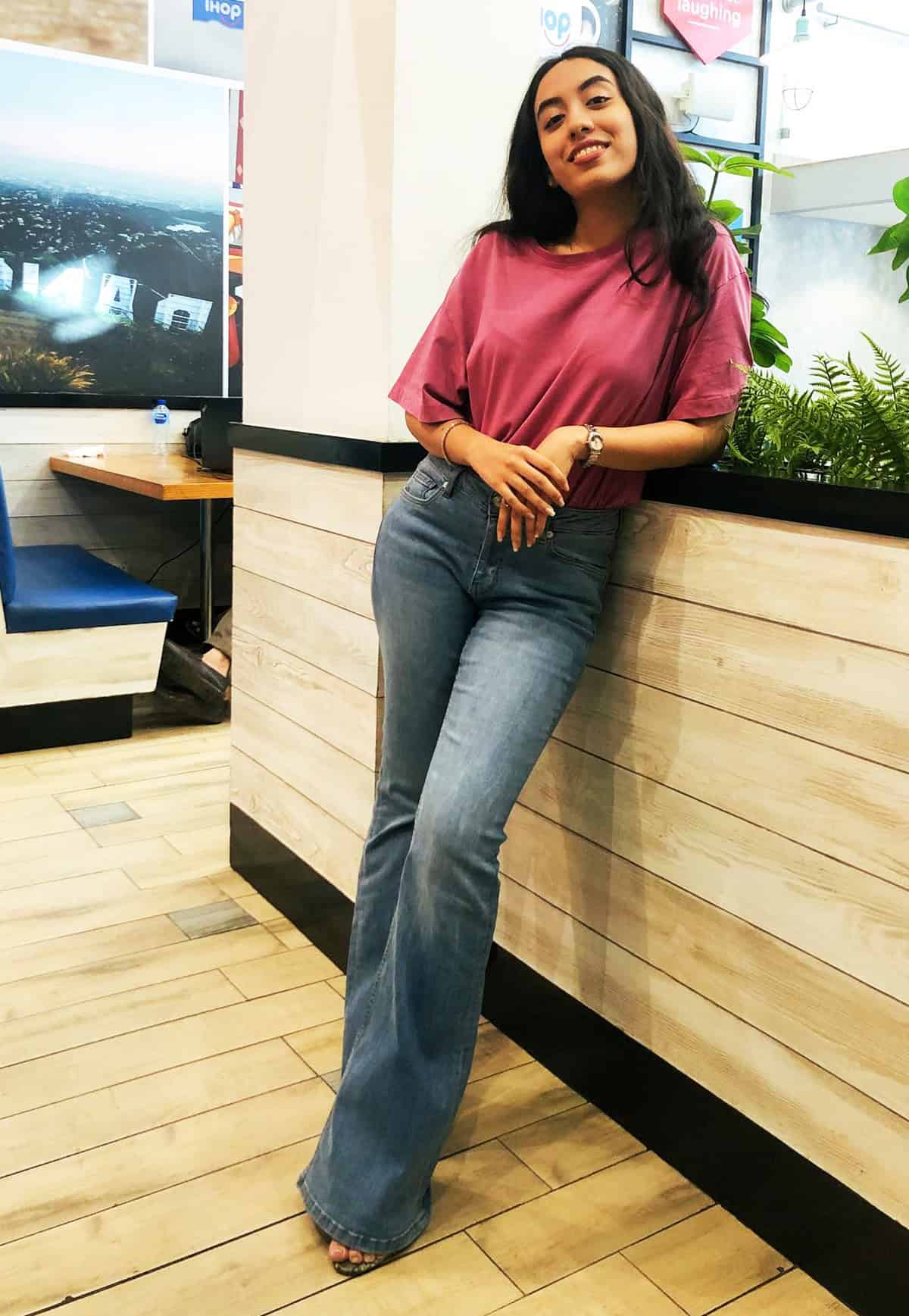 loose tee medium wash flare jeans looks for summer