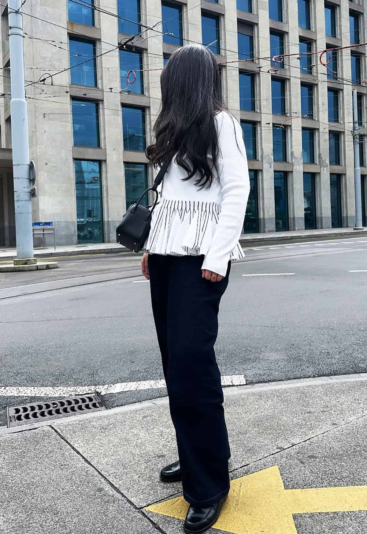white frill top dark navy jeans looks for summer