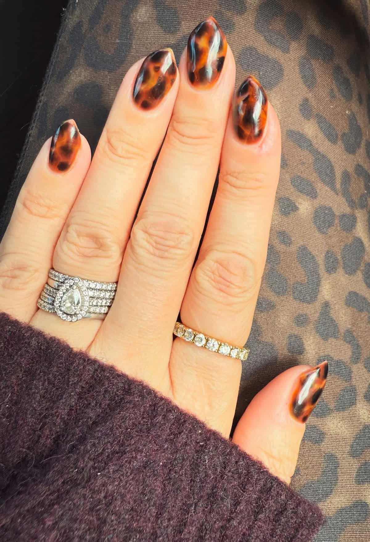 espresso tortoiseshell full coverage nails fall leopard print nails