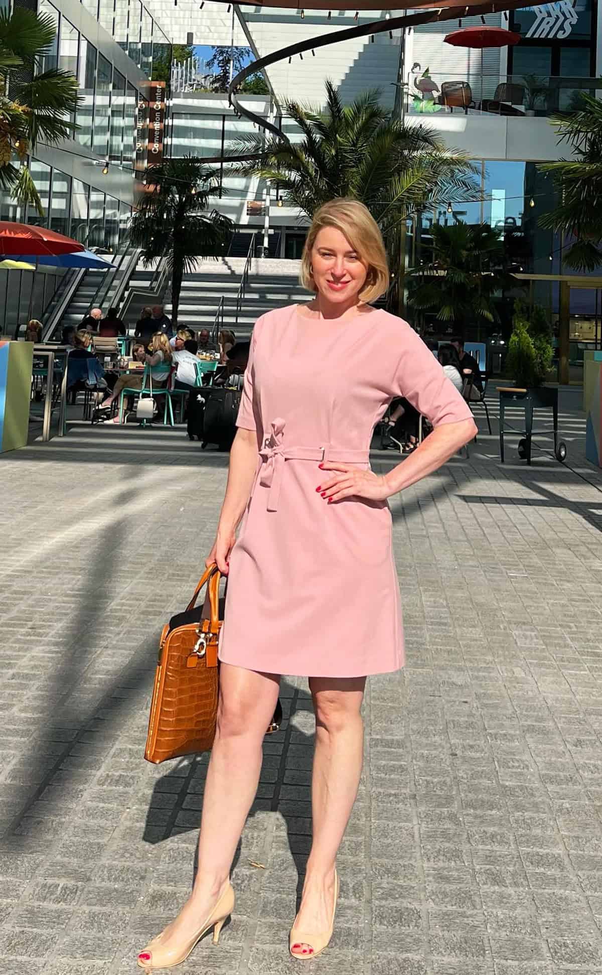 dusty pink short sleeve shift dress office attire for summer