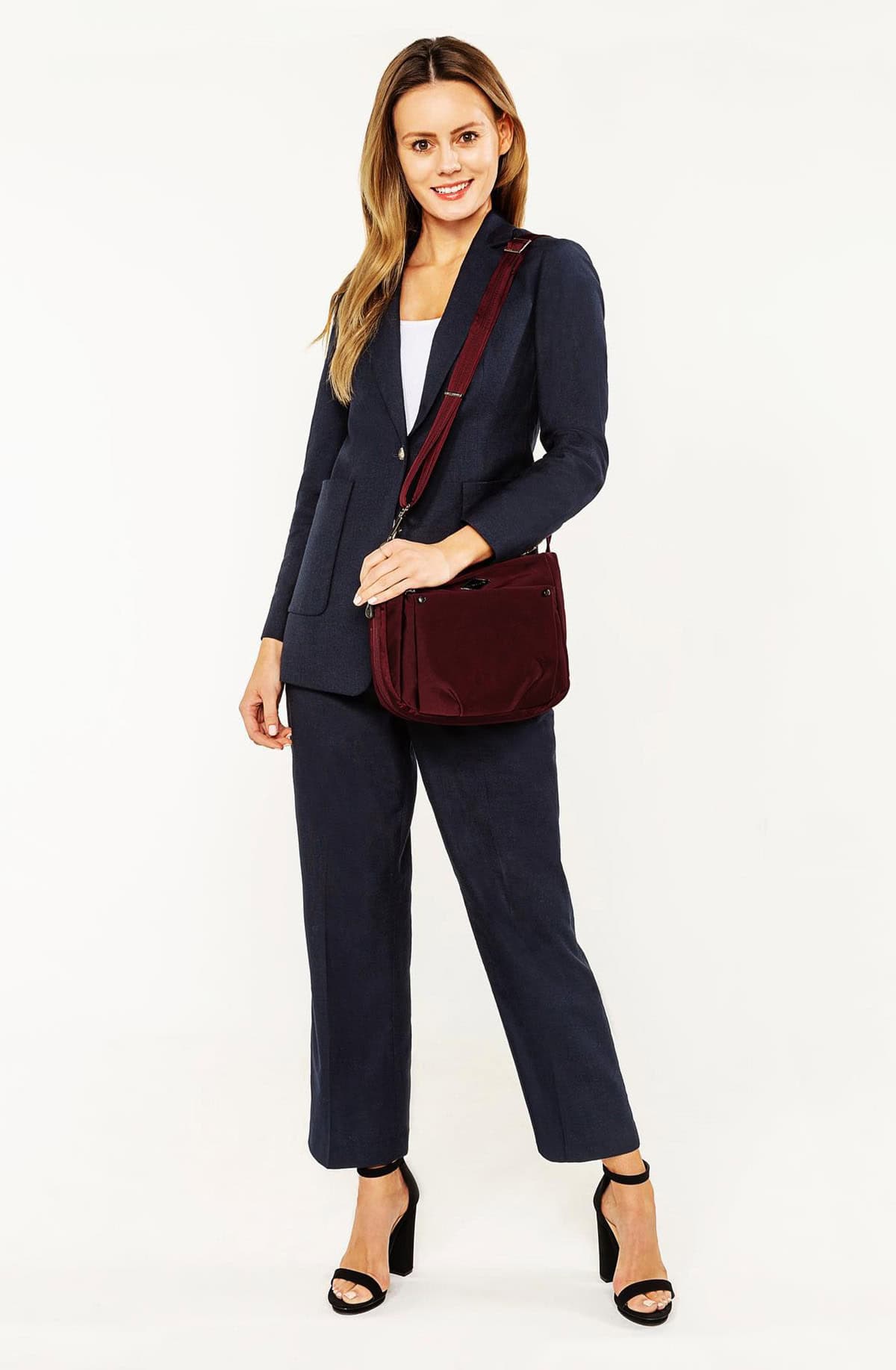 navy blue blazer suit office attire for corporate women