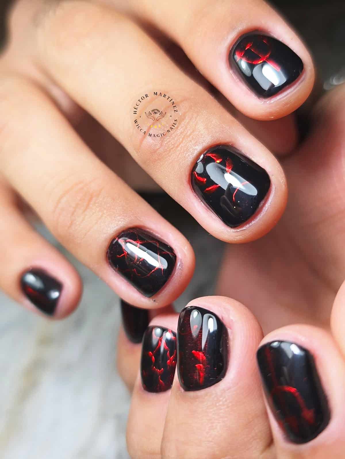 red crackle black men's nails