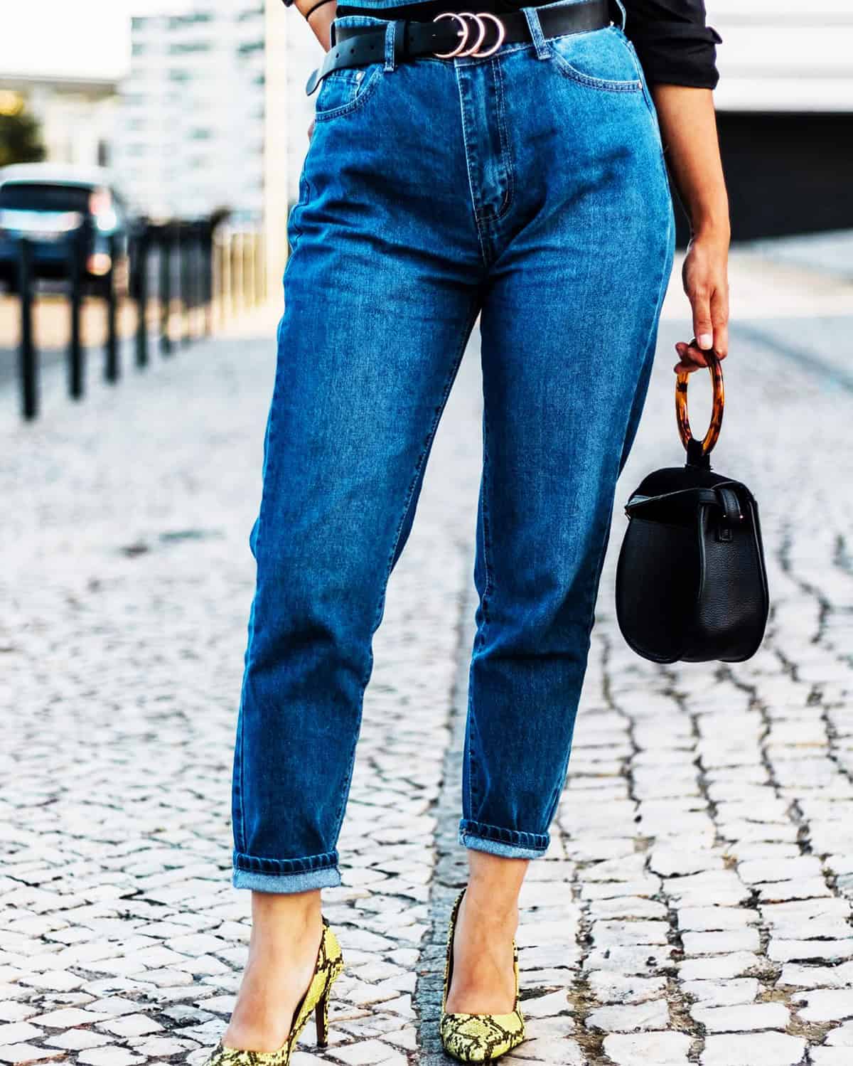 dark wash belted mom jeans for moms who need easy outfit ideas
