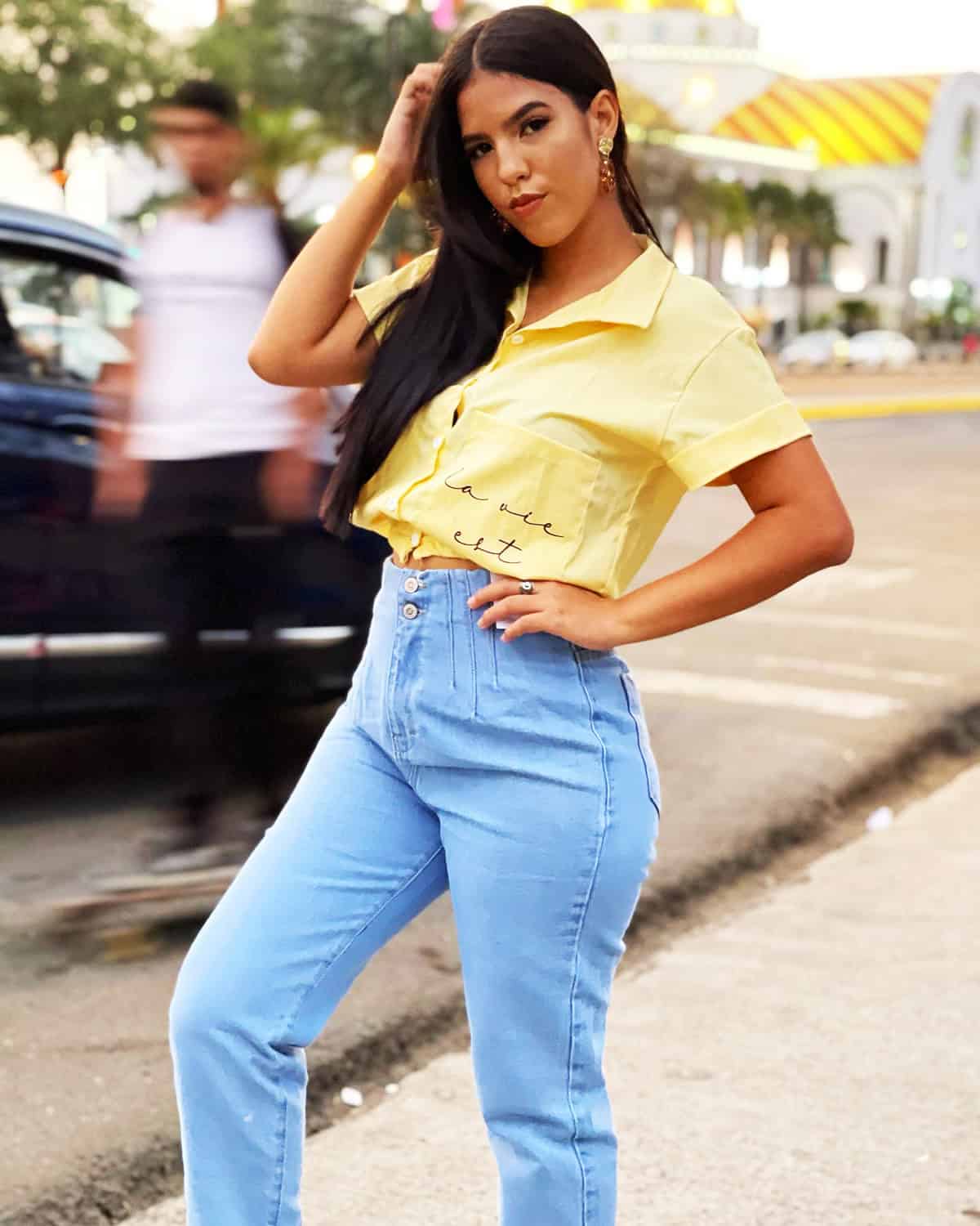 yellow shirt high-waist light jeans for moms who need easy outfit ideas