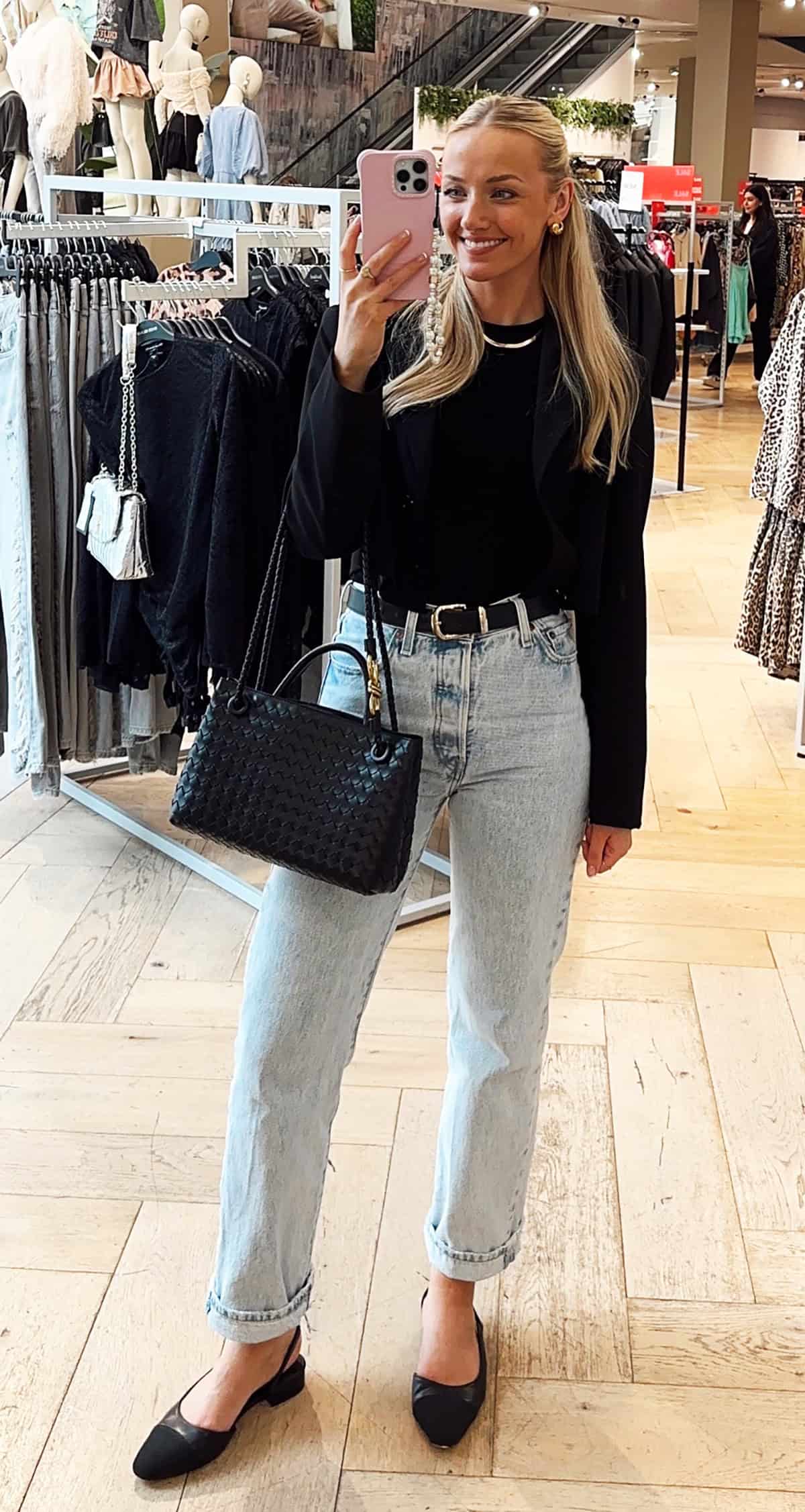 black blazer tee light wash jeans for moms who need easy outfit ideas