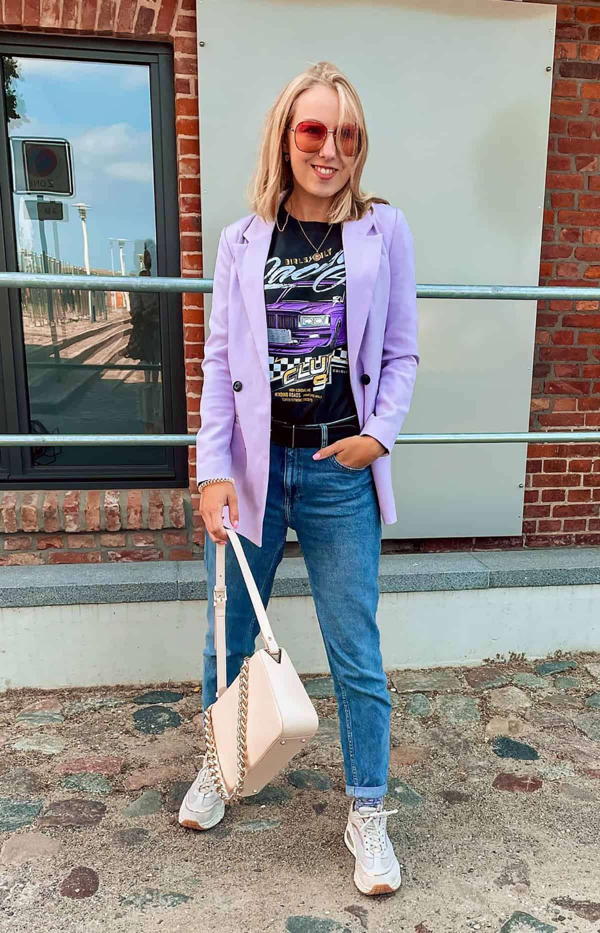 lavender blazer graphic tee jeans for moms who need easy outfit ideas