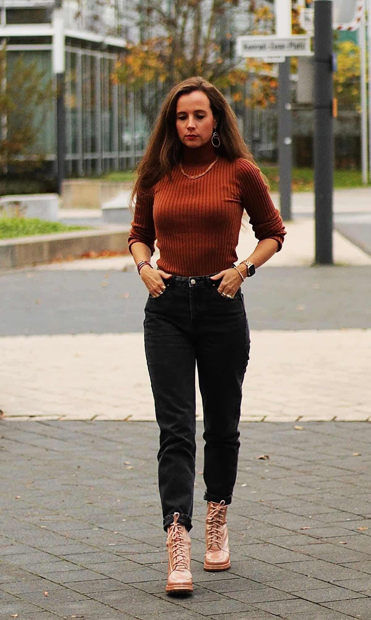rust knit dark wash jeans for moms who need easy outfit ideas