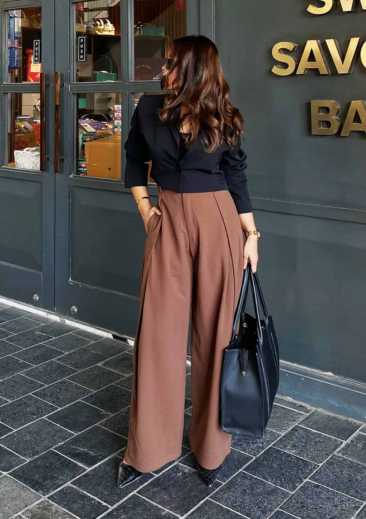 black blazer with brown trousers casual office outfits